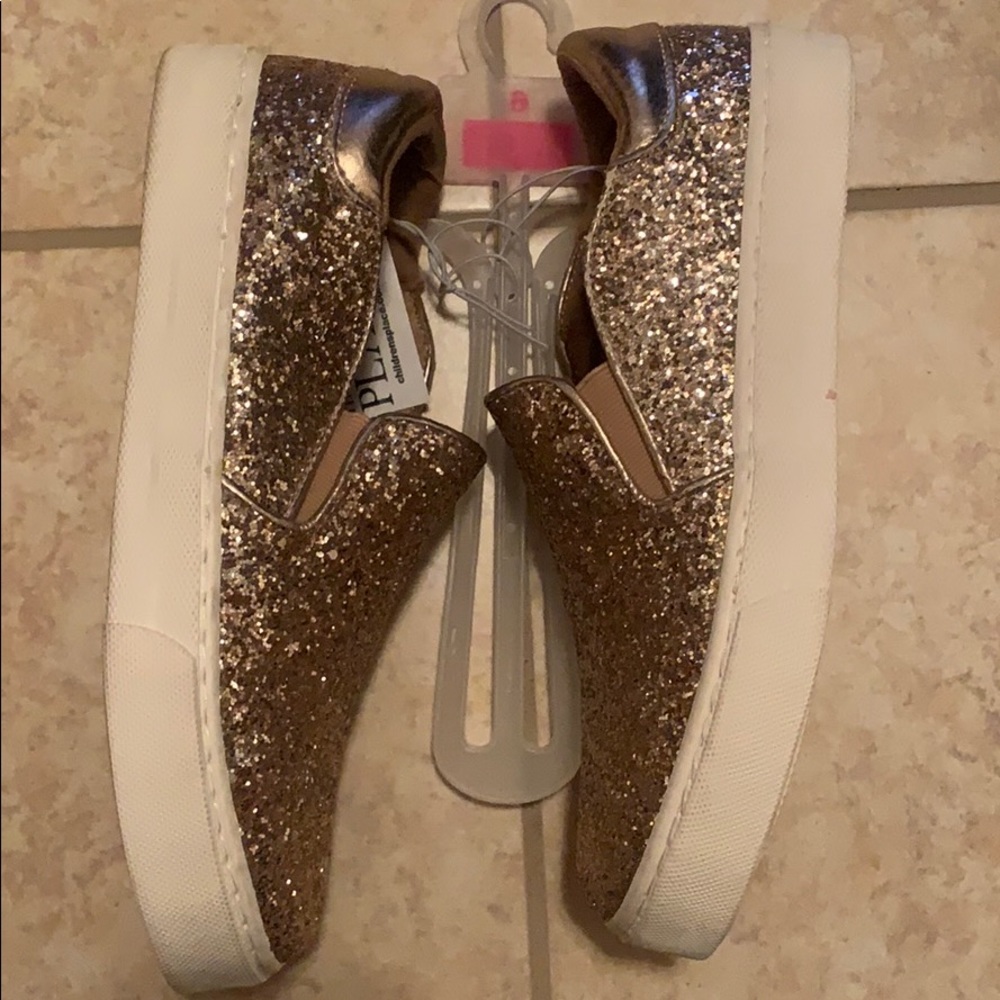 Shoes - Picture 2 of 4